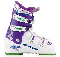 Dětské lyžařské boty vybírejte maximálně o centimetr větší, než kolik měří noha dítěte. Foto: partner